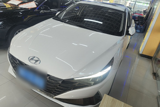 现代 伊兰特 2022款 1.5L CVT LUX尊贵版
