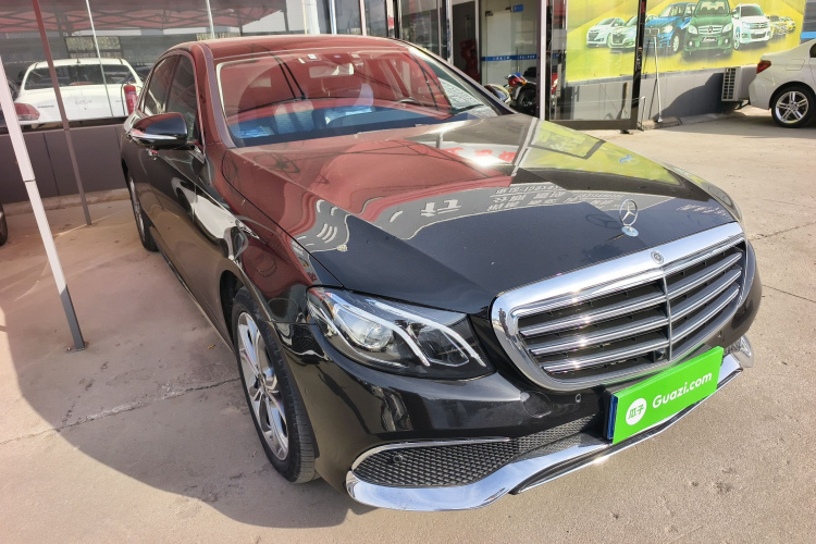 奔驰E级 2020款 E 300 L 运动时尚型车身外观3