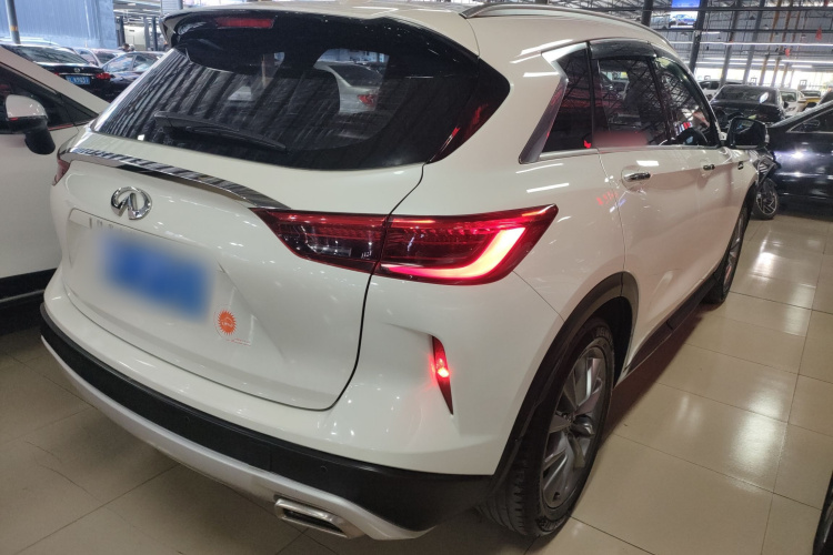 英菲尼迪QX50 2020款 2.0T 两驱时尚版车身外观6005