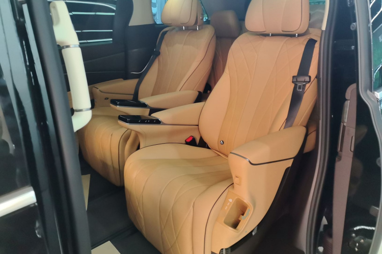 腾势D9 2024款 EV 620 尊享型中控内饰7004