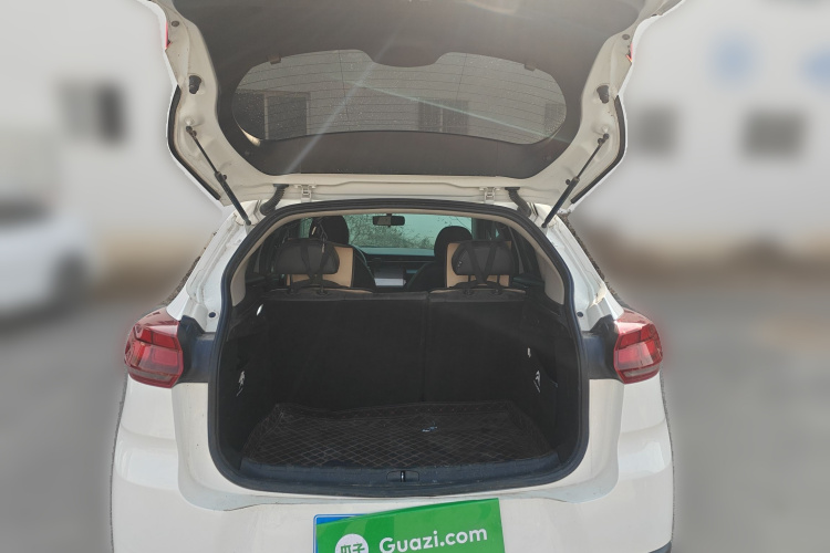 雪铁龙C3-XR 2021款 190THP DCT致尚版中控内饰23