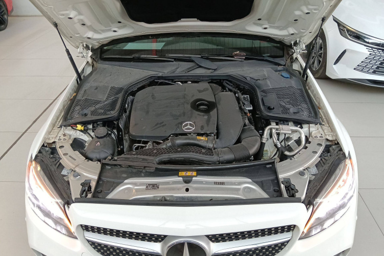 奔驰C级 2021款 C 200 L 时尚型运动版机舱底盘24