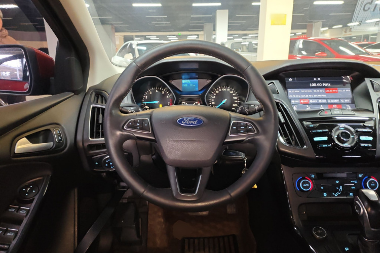 福特 福克斯 2017款 两厢 1.6L 自动风尚型智行版局部细节13