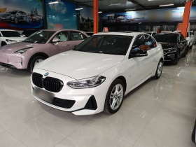 宝马1系 2021款 120i M运动曜夜版