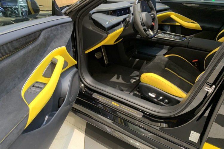 小米汽车 小米SU7 Ultra 2025款 Ultra中控内饰7012