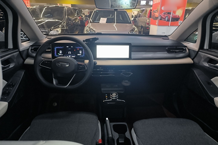 吉利几何E萤火虫 2024款 301km 流光中控内饰12