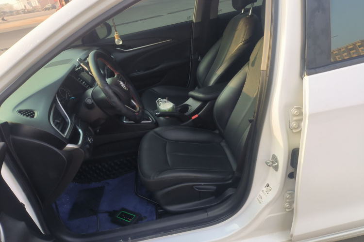 别克 英朗 2021款 改款 典范 1.5L 自动精英型中控内饰19