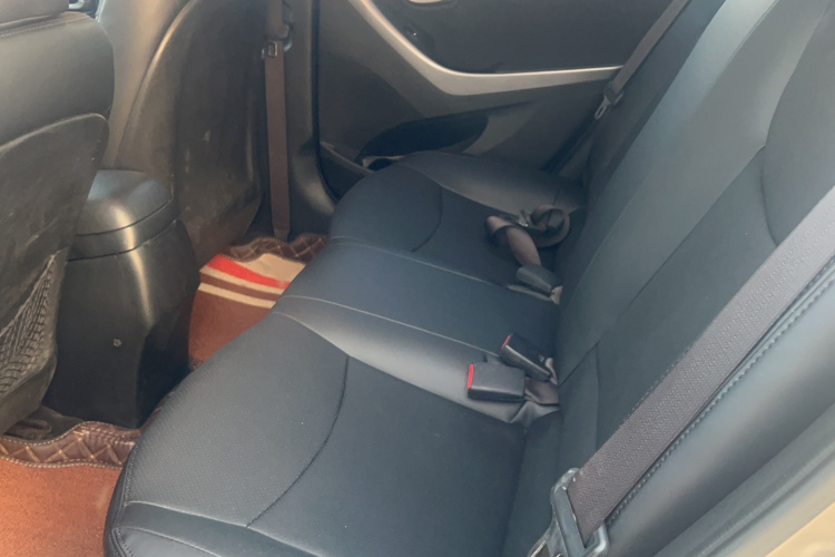 现代 朗动 2015款 1.6L 手动时尚型中控内饰7001