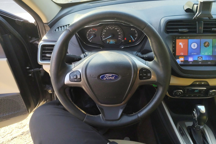 福特 福睿斯 2015款 1.5L 自动时尚型局部细节13