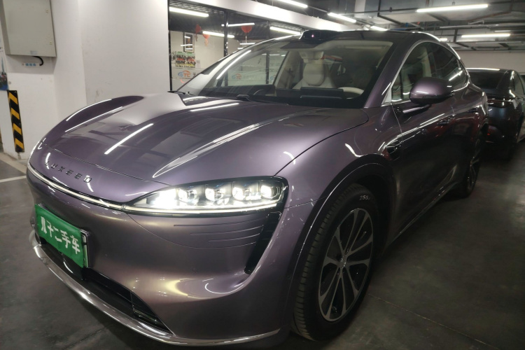 鸿蒙智行 智界R7 2024款 纯电 667km Max车身外观1