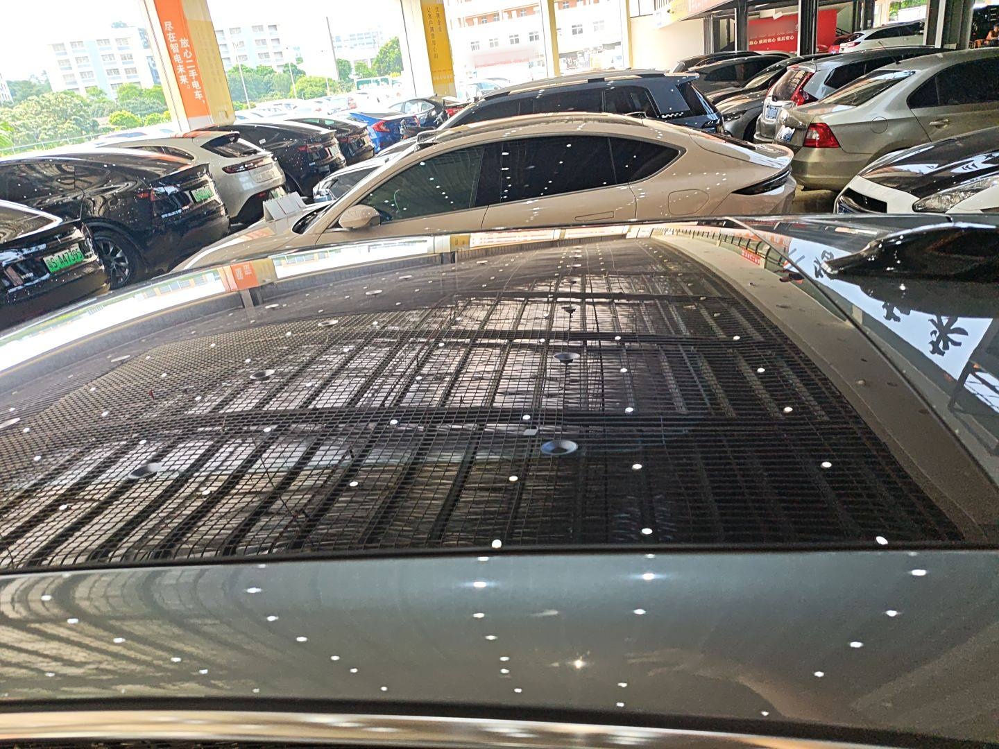 极氪001 2022款 长续航双电机 WE版