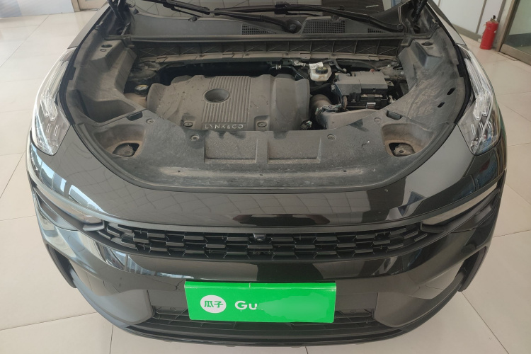 领克01 2021款 2.0TD 四驱暗夜版机舱底盘24