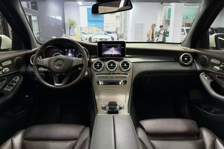 奔驰GLC 2018款 GLC 300 4MATIC 动感型车身外观6005