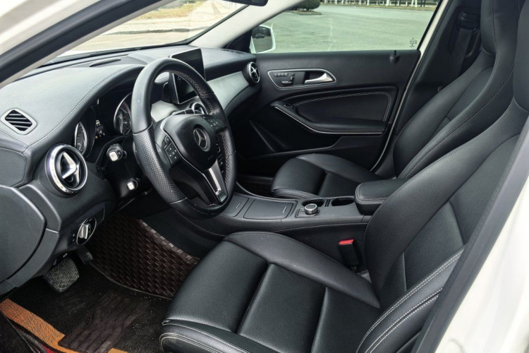 奔驰GLA 2016款 GLA 220 4MATIC 豪华型车身外观6005