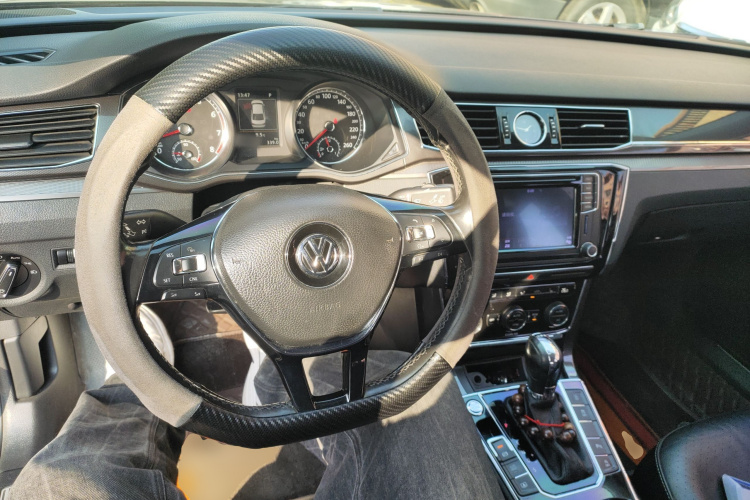 大众 帕萨特 2016款 330TSI DSG御尊版中控内饰12