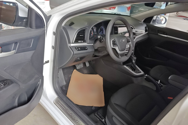 现代 领动 2016款 1.6L 自动智炫·精英型中控内饰20