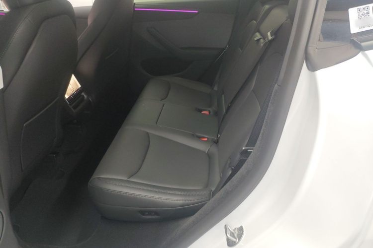 特斯拉 Model Y 2026款 长续航后轮驱动版中控内饰21