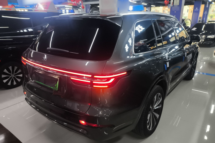 理想汽车 理想ONE 2020款 增程6座版车身外观7