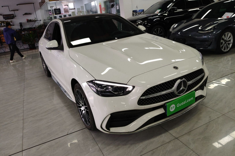 奔驰C级 2023款 改款 C 260 L 运动版车身外观3
