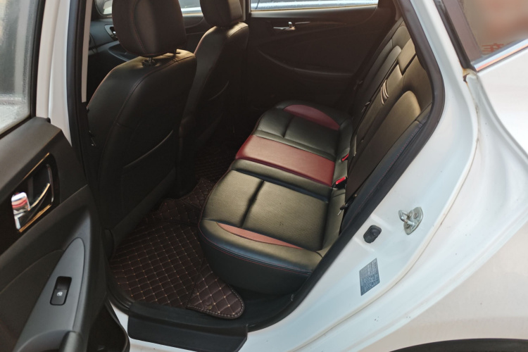 长安 逸动 2015款 1.6L 手动俊酷型 国V中控内饰21