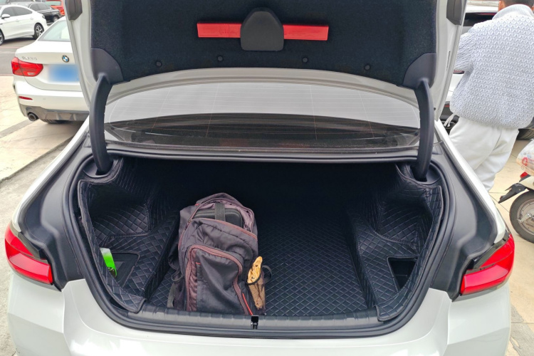 宝马5系 2023款 530Li 领先型 M运动套装局部细节23