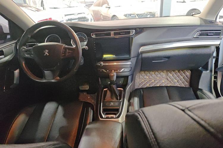 标致408 2014款 1.8L 自动豪华版局部细节16