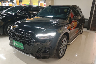奥迪Q5L 2022款 改款 45T 臻选动感型