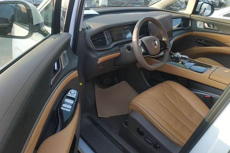 腾势D9 2022款 DM-i 970 四驱尊荣型中控内饰20