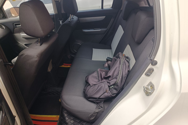 铃木 雨燕 2013款 1.3L 手动超值版中控内饰7004