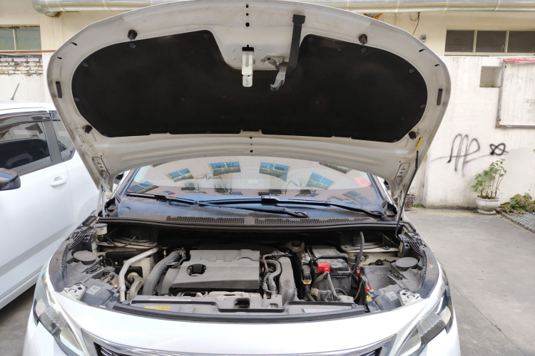 标致5008 2017款 380THP 7座精英版机舱底盘24