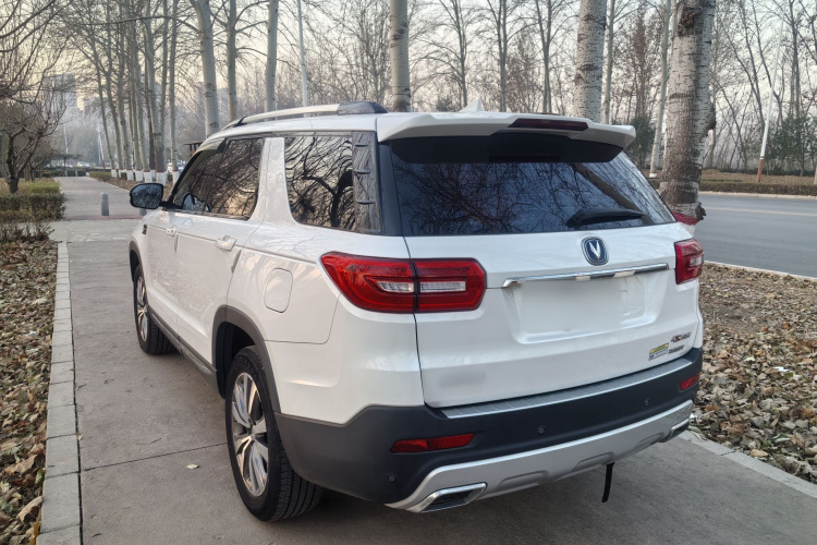 长安CS95 2017款 2.0T 两驱智途版车身外观6006