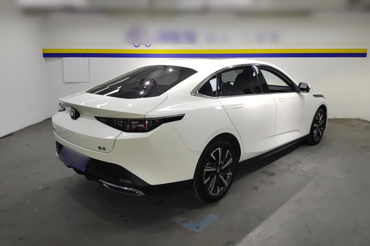 长安 逸动 2024款 1.5T GDI自动 旗舰型车身外观7