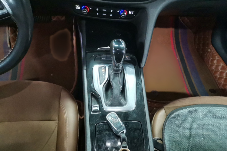 别克 君威 2017款 20T 精英型局部细节18