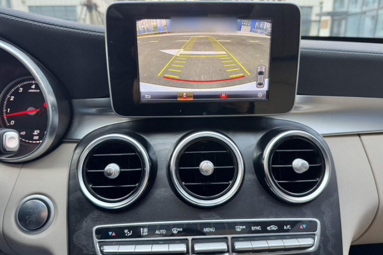 奔驰C级 2017款 C 200 L 运动版中控内饰7004