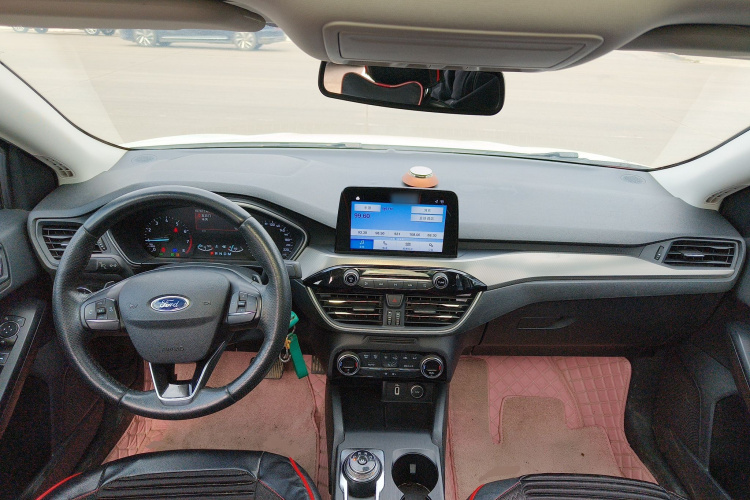 福特 福克斯 2019款 三厢 EcoBoost 180 自动锋潮型中控内饰7002