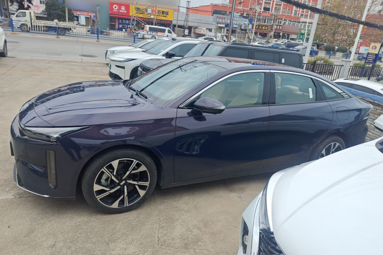 吉利银河 银河L6 2023款 125km 星舰车身外观4