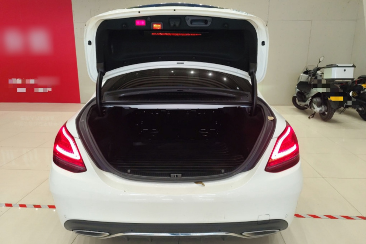 奔驰C级 2021款 C 260 L 运动版机舱底盘23