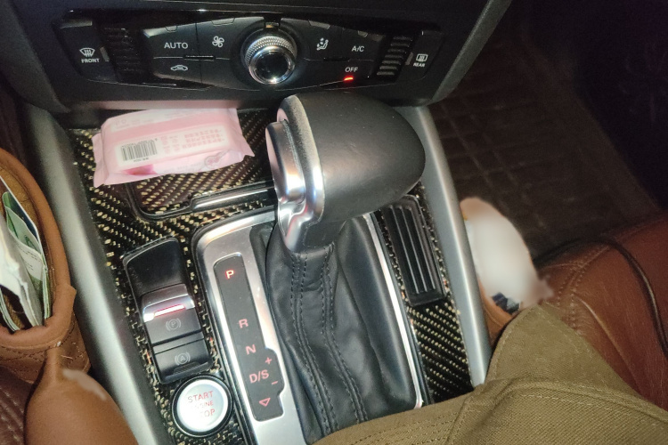 奥迪Q5 2013款 40 TFSI 进取型局部细节18