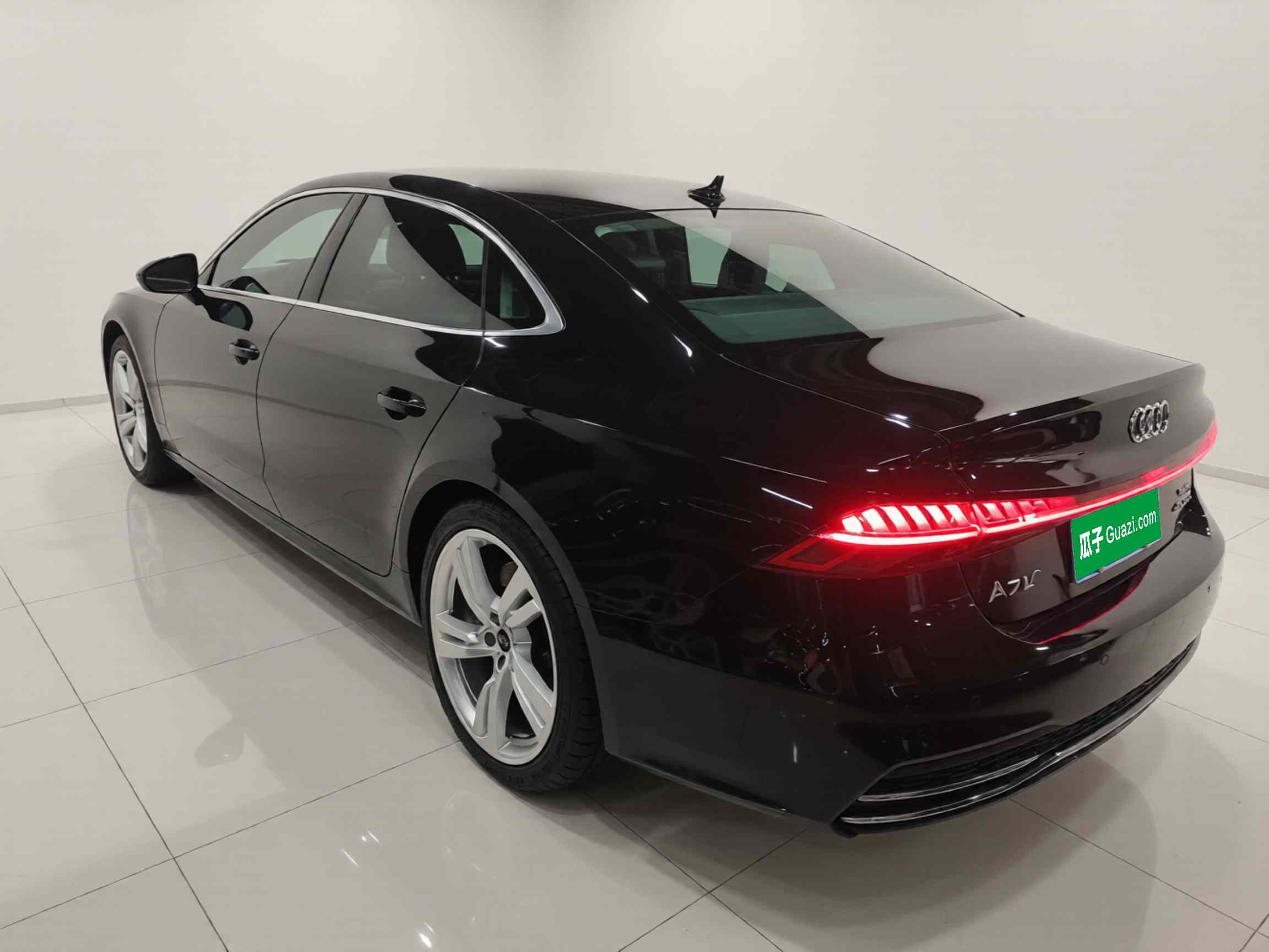 奥迪A7L 2022款 45 TFSI S-line 筑梦未来版(3)