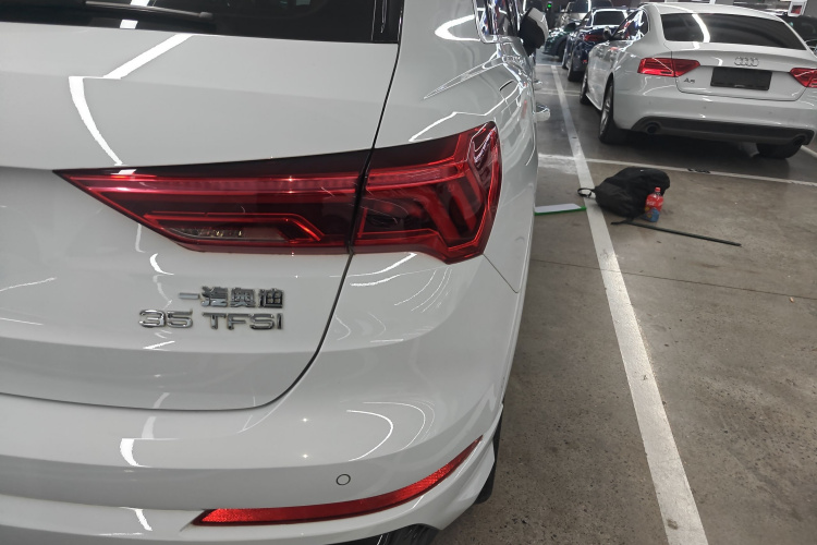 奥迪Q3 2024款 35 TFSI 时尚动感型车身外观9