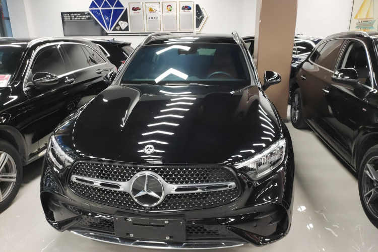 奔驰GLC 2024款  改款 GLC 260 L 4MATIC 豪华型 5座车身外观2