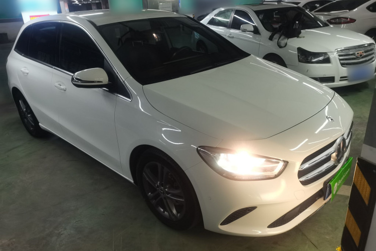 奔驰B级 2021款 B 180 时尚型车身外观6002