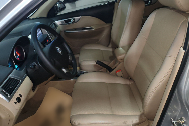 别克 凯越 2013款 1.5L 自动经典型中控内饰19