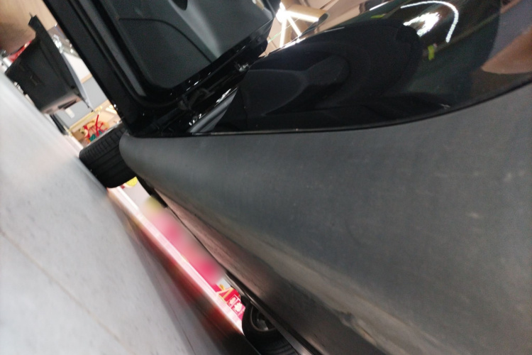 特斯拉 Model Y 2022款 改款 后轮驱动版局部细节9002