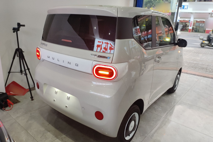 五菱汽车 宏光MINIEV 2024款 第三代 215km 进阶版车身外观7