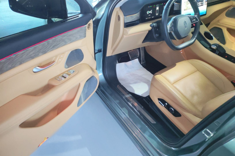 鸿蒙智行 问界M5 2022款 增程后驱标准版中控内饰20