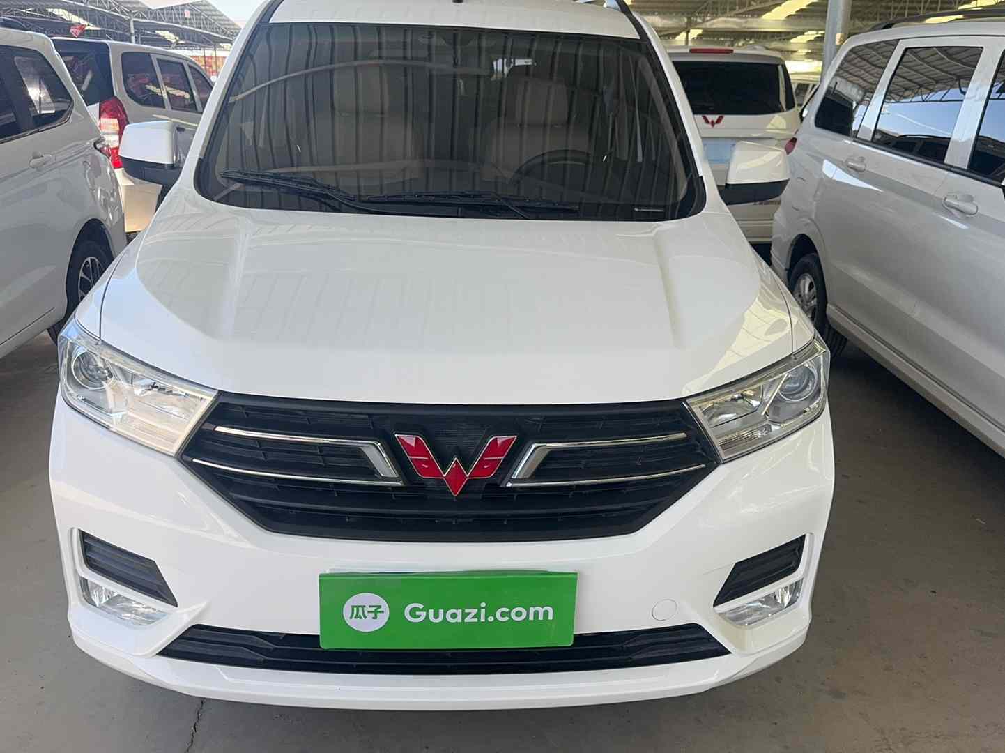 五菱汽车 五菱宏光 2021款 1.5L S豪华型 电动助力LAR(2)