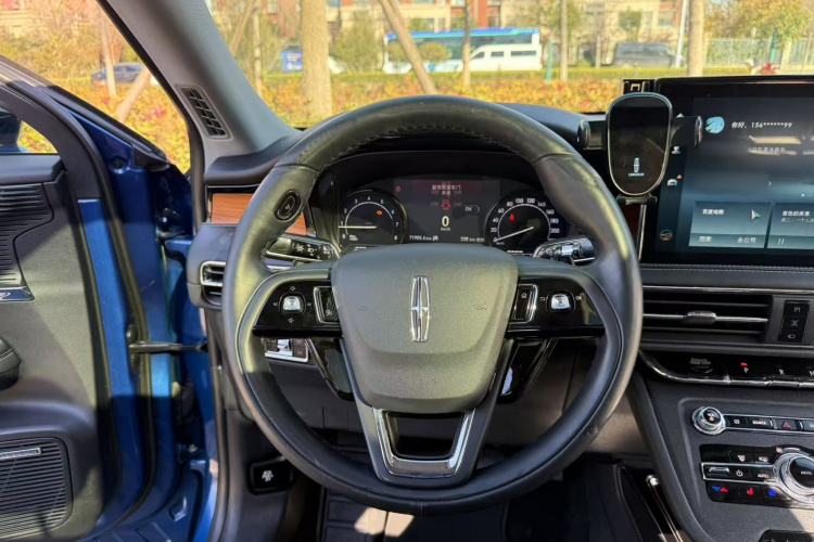 林肯 冒险家 2020款 2.0T 两驱尊雅版中控内饰7005