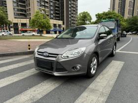 福特 福克斯 2012款 三厢 1.6L 自动风尚型
