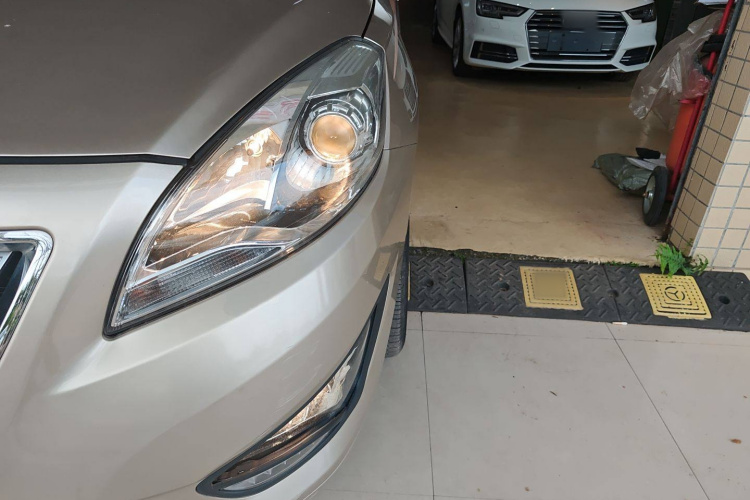 海马 福美来 2014款 M5 1.6L 自动精英型局部细节36